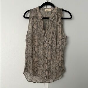 Bella Dahl women’s snakeskin sleeveless blouse size medium